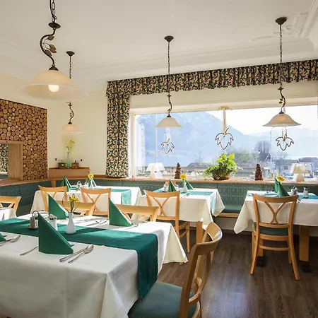 Отель Altmuensterhof 3*