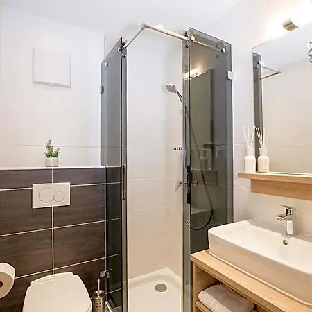 Altmuensterhof 3*