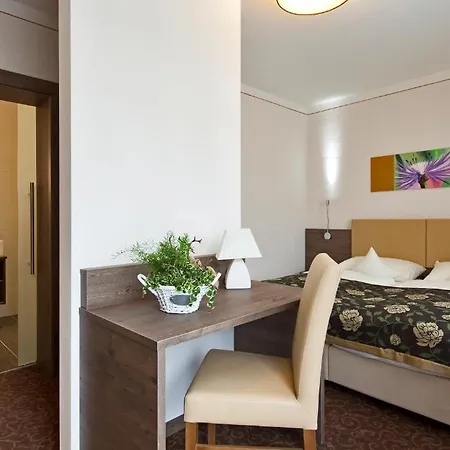 Hotel Altmuensterhof Altmünster