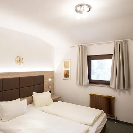 Otel Altmuensterhof 3*