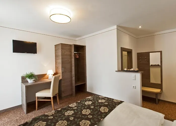 Altmünsterhof فندق