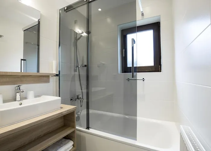 Отель Altmuensterhof