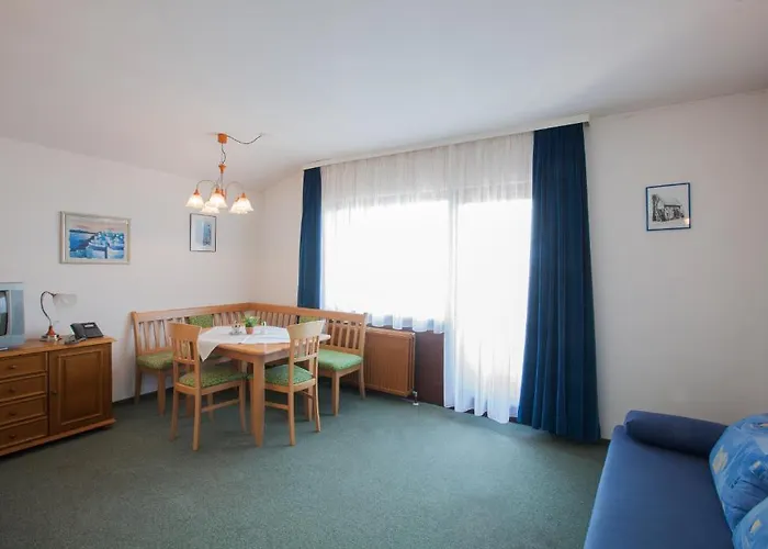 Отель Altmuensterhof