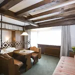 Otel Altmuensterhof 3*